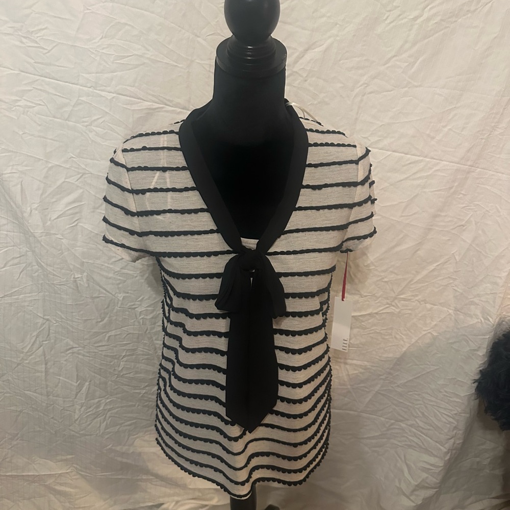 NWT Elle striped top with adjustable front tie